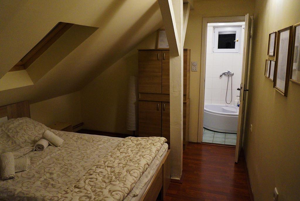 Ugostiteljski Objekat Karibo Hotel ซอมโบร์ ภายนอก รูปภาพ